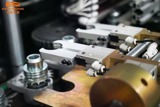 Volledig automatische 2-holte 2000 BPH PET-flessenblazers voor plastic flessen maken