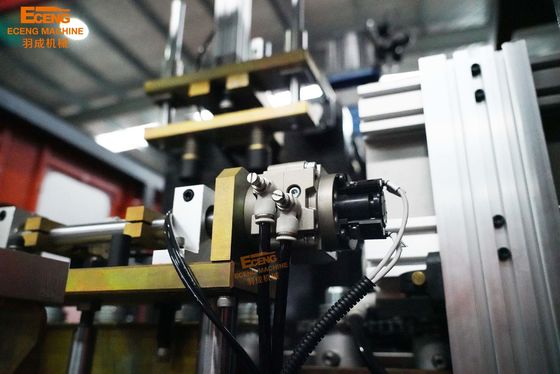 Volledig Automatische Blazende Vormende Machine 100mm In drie stadia 2L van de Huisdieren Lineaire Fles