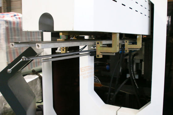 K8 0.5-2L Vinnige waterfles blaasmachine 65kW Hoog efficiënt met 8 holte