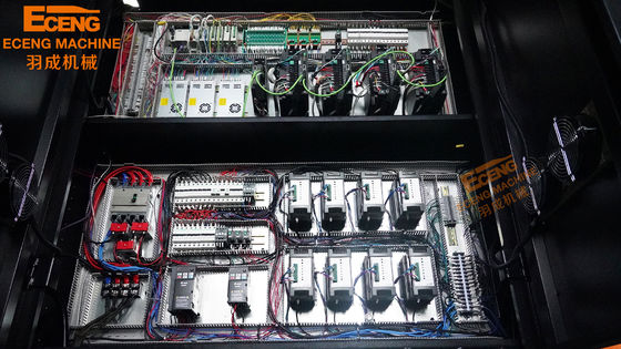 Blazende Machine 8 van de hoge snelheids Lineaire Rek Holte Automatisch voor het Vullen van Flessen 16000BPH