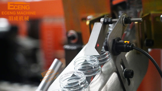 2cavity de automatische Blazende Machine Eceng Q3000 van de Waterfles voor Duidelijke Plastic 3000bph