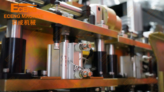 Betrouwbare PET-blaasmachine voor mineraalwaterflessen Efficiënt YCQ 2L-2 2holte 2000BPH