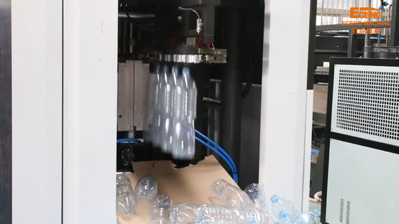 De Slag van SMC Automatische het Vormen Machine 4 Holtehuisdier die DELTAplc Controle blazen